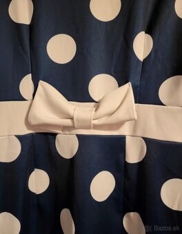Nádherné bodkované šaty veľkosť M - 2