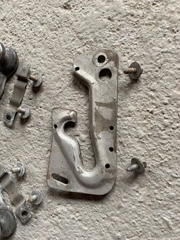 Zatváranie kapoty bmw e30 - 2