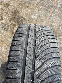 Pneu 225/40 R18 - 2