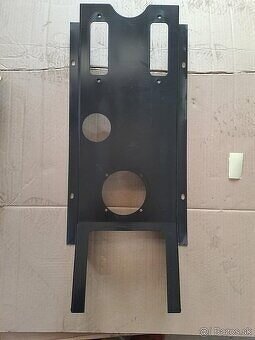 podlaha stredná neodhlučnená - - - 2