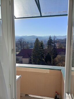 PREDÁM SLNEČNÝ  BYT V CENTRE BANSKEJ BYSTRICI - 2