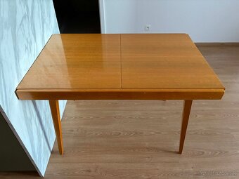 Jedálenský stôl, stoličky - 2