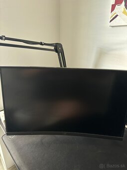 Dva monitory - 2