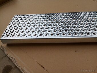 Schodiskový stupeň 800x270mm 40x2 typ OFF - 2
