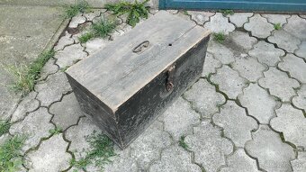 Starý vojenský drevený kufor - 2