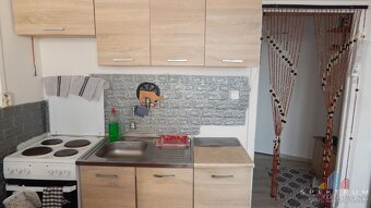 SPEKTRUM REALITY- Na PREDAJ garsónka, 23 m2 s loggiou, okres - 2