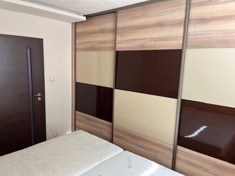 Prenájom - 3 izbový zariadený byt Laca Novom. KE-staré mesto - 2