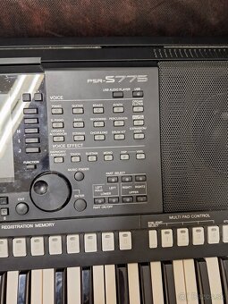 Yamaha psr s 775 - 2