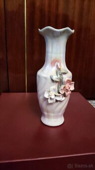 Perleťová váza s plastickými kvetmi - 2