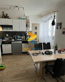 JKV REAL | Ponúkame na predaj veľký 3 izbový byt na Hlbokej  - 2