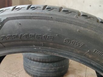 Bridgestone 245/45 R18 - 2