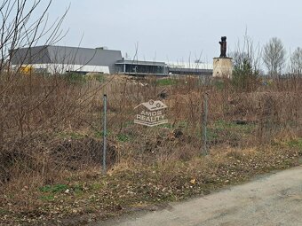 PRENÁJOM, pozemok 25 000 m2 na komerčné účely, blízko centra - 2