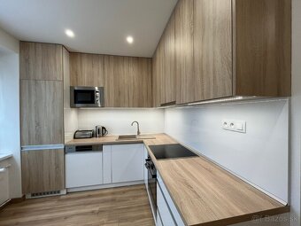 TOP LOKALITA-NA PRENÁJOM MODERNÝ, ZARIADENÝ 2IZB.BYT, KE I - 2