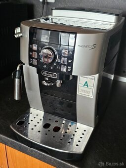 DeLonghi Magnifica ECAM 21.117 SB automatický kávovar - 2