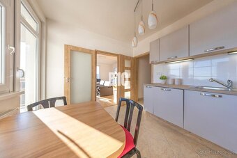3-izbový byt s terasou, lodžiou, krásnym výhľadom a parkovan - 2