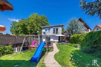 PRÍJEMNÝ 3 IZBOVÝ RD S BAZÉNOM NA BREHU VAJNORSKÝCH JAZIER - 2