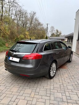 OPEL INSIGNIA SPORTS TOURER SW / 2,0 DIESEL MANUÁL - 2
