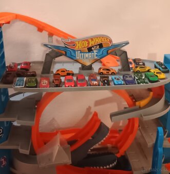City Ultimate Parkgarage Hot Wheels FTB69 - 2