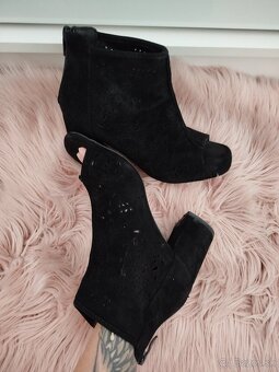 Damske lodicky dvoje - 2