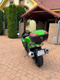 Kawasaki ZZR 1400 - 2
