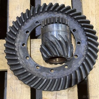 Predná náprava Tatra 148 po dieloch - 2