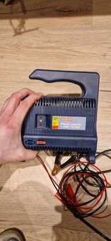 Nabijacka auto moto 12V 4A - 2