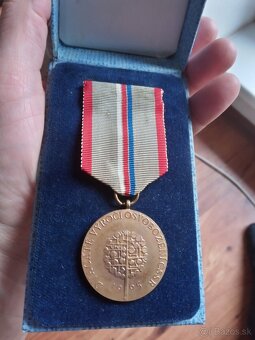 Medaila.Odznaky.Plaketa. - 2