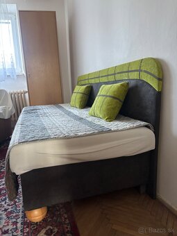 Posteľ s matracom - 2
