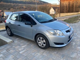 Toyota auris - 2