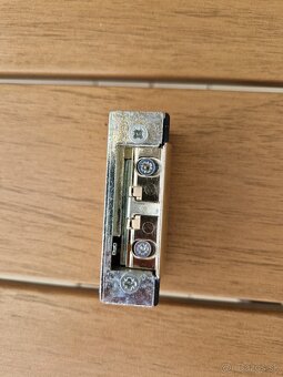 Zadlabací elektrický otvárač s pamäťou a aretáciou - 2