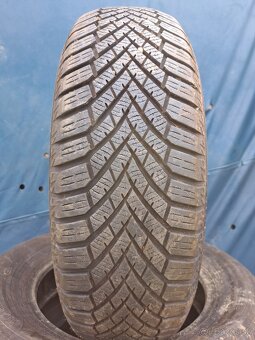 Ponúkame 4 zimné pneumatiky Yokohama BlueEarth 215/65 R17 - 2