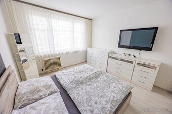 Na predaj priestranný 3-izbový byt 82 m² – Prievidza, Sever - 2