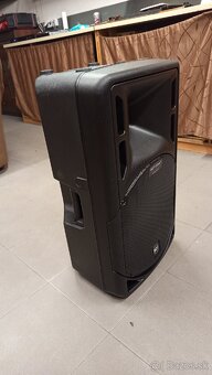 Predám aktívny reproduktor Rcf art 315 a mk4 - 2