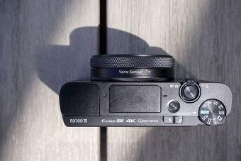 Sony DSC-RX100 Mark VI. - 2