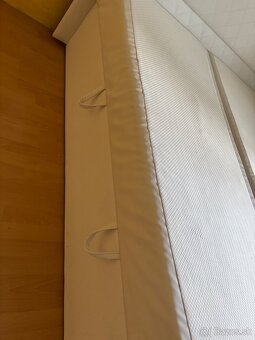 Boxspring.   180200 - 2
