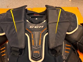 BRANKÁŘSKÁ VESTA CCM AXIS  , vel. Sr-XL TG - 2