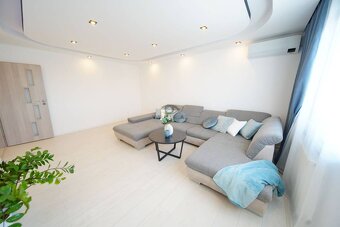 Na predaj 3 izbový byt (77 m²) na 12. p. – KVP, ZOMBOVA - 2