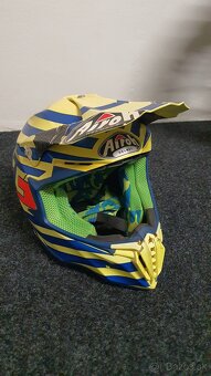 Prilba Airoh M motocross - 2