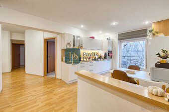 Predaj veľkometrážny 3 izbový byt, 2x kúpeľňa, 2x balkón, te - 2