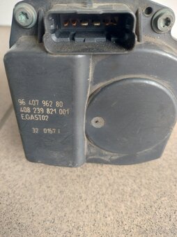 Skrtiaca klapka Peugeot 206 - 2