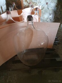 Predám 4 x 50 litrový demižón - 2