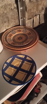 Keramicke taniere na stenu - 2