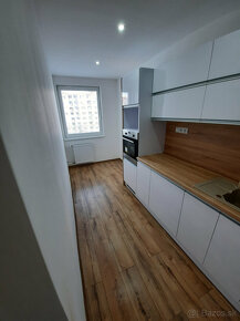Novinka Malý 3 izbový byt 63 m2 po kompletnej rekonštrukc - 2