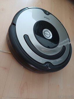 ROBOTICKY VYSAVAC IROBOT ROOMBA - 2