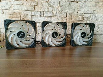 Sada ventilátorů MSI 120mm 3ks, black/white, RGB podsvícení - 2