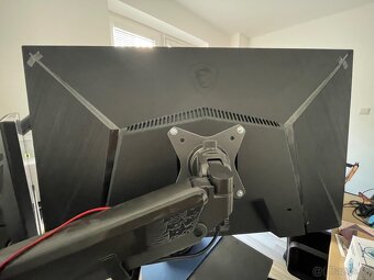 2x 24" IPS FullHD 75Hz monitory MSI a HP + držiak - 2