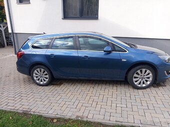 Opel Astra J combi - 2