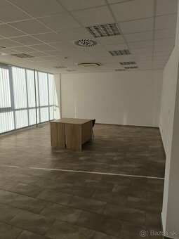 Administratívne/ kancelárske priestory - 2