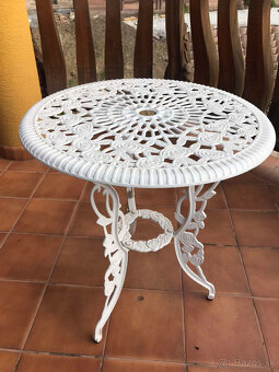 Zahradny stolík - 2