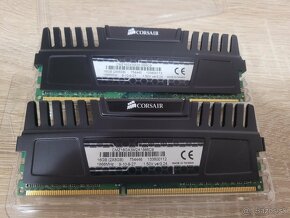 Predám pamäte 16GB DDR3 (2x8) CORSAIR Vengeance 1866 Mhz - 2